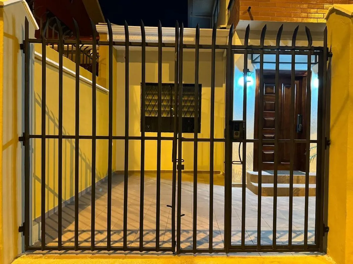 La Casita Inteligente De Genaro Villa Cuenca 0*,  Ecuador